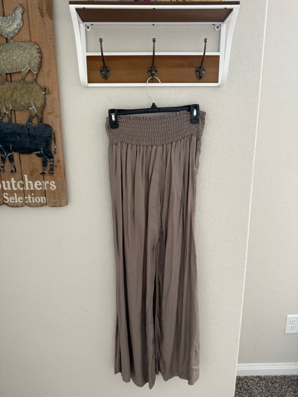 Rewash Wide Leg Pants in Taupe - Picture 2 of 4